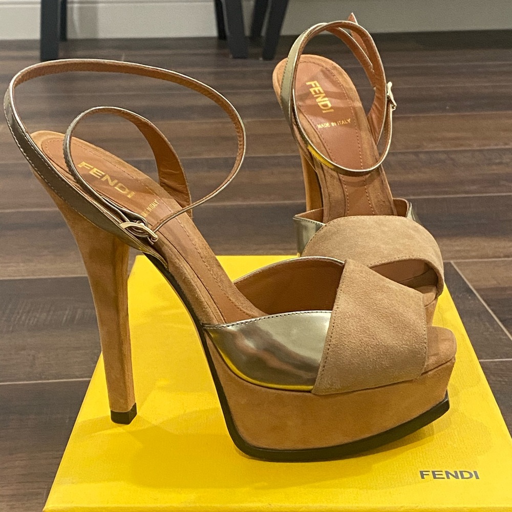 FENDI PLATFORM PUMPS